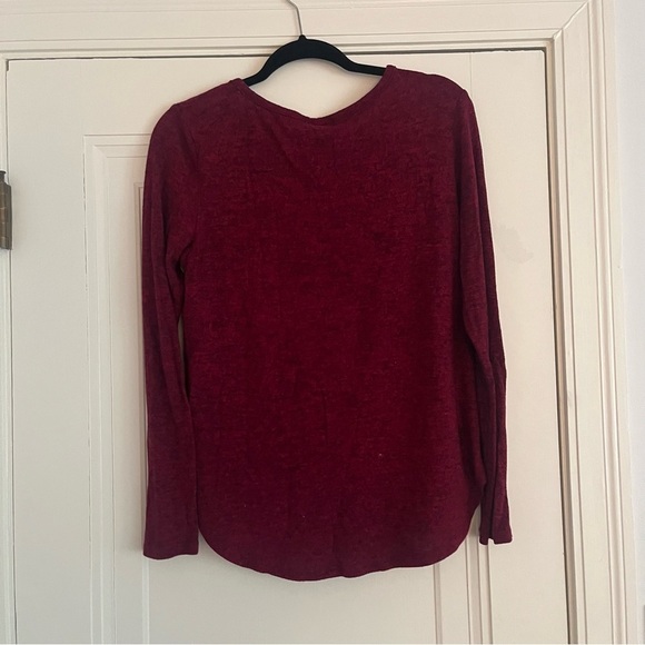 Old navy long sleeve D39 - Picture 3 of 3